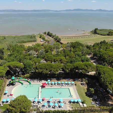 Camping Badiaccia Village Castiglione del Lago Esterno foto