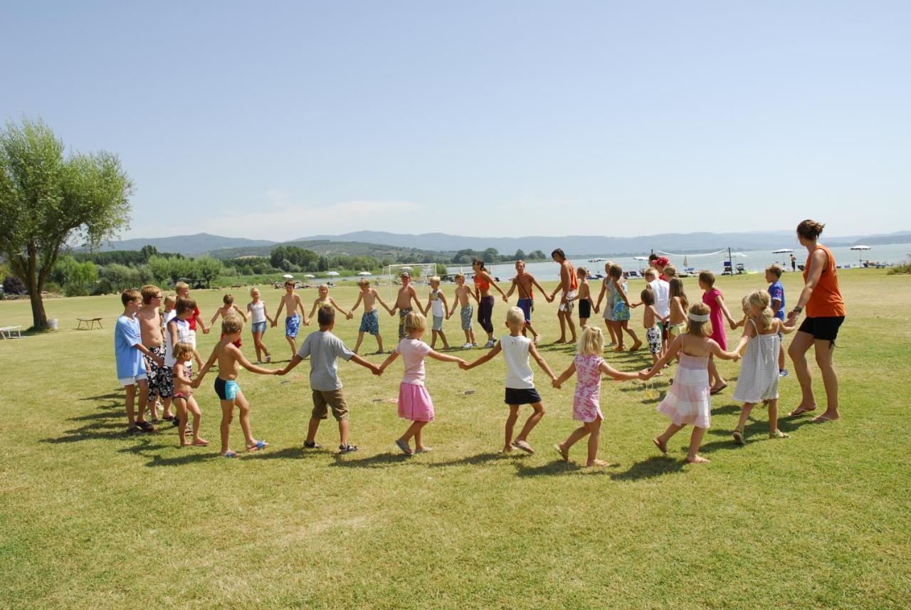 Camping Badiaccia Village Castiglione del Lago Esterno foto