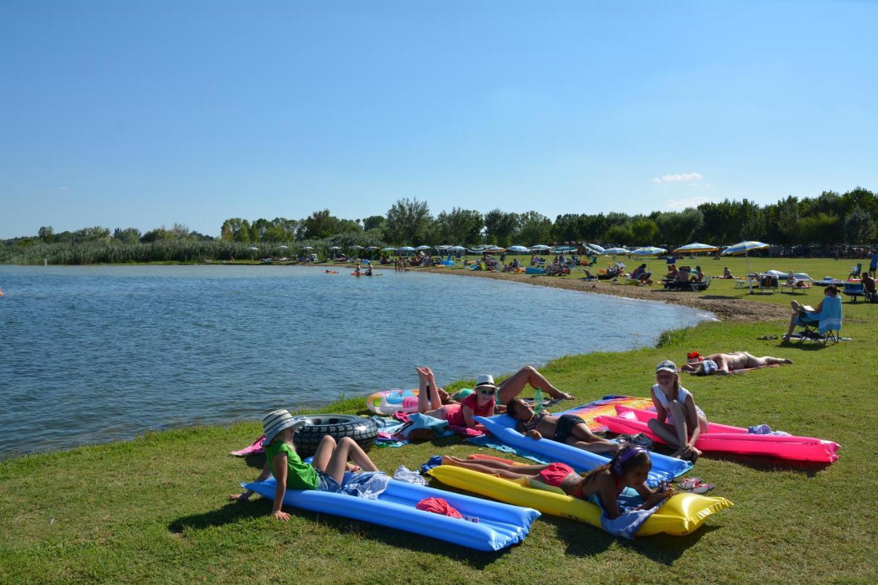 Camping Badiaccia Village Castiglione del Lago Esterno foto