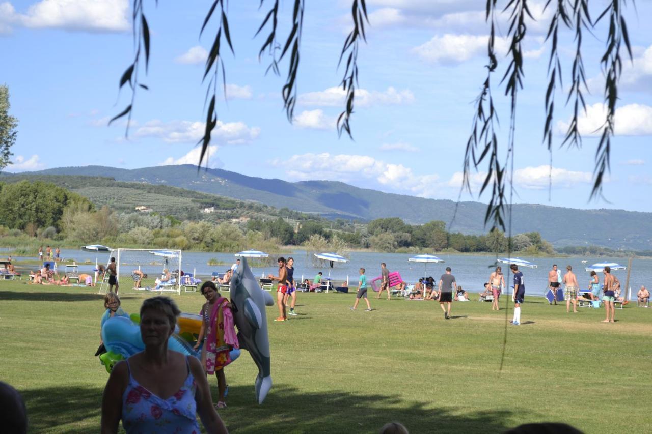 Camping Badiaccia Village Castiglione del Lago Esterno foto
