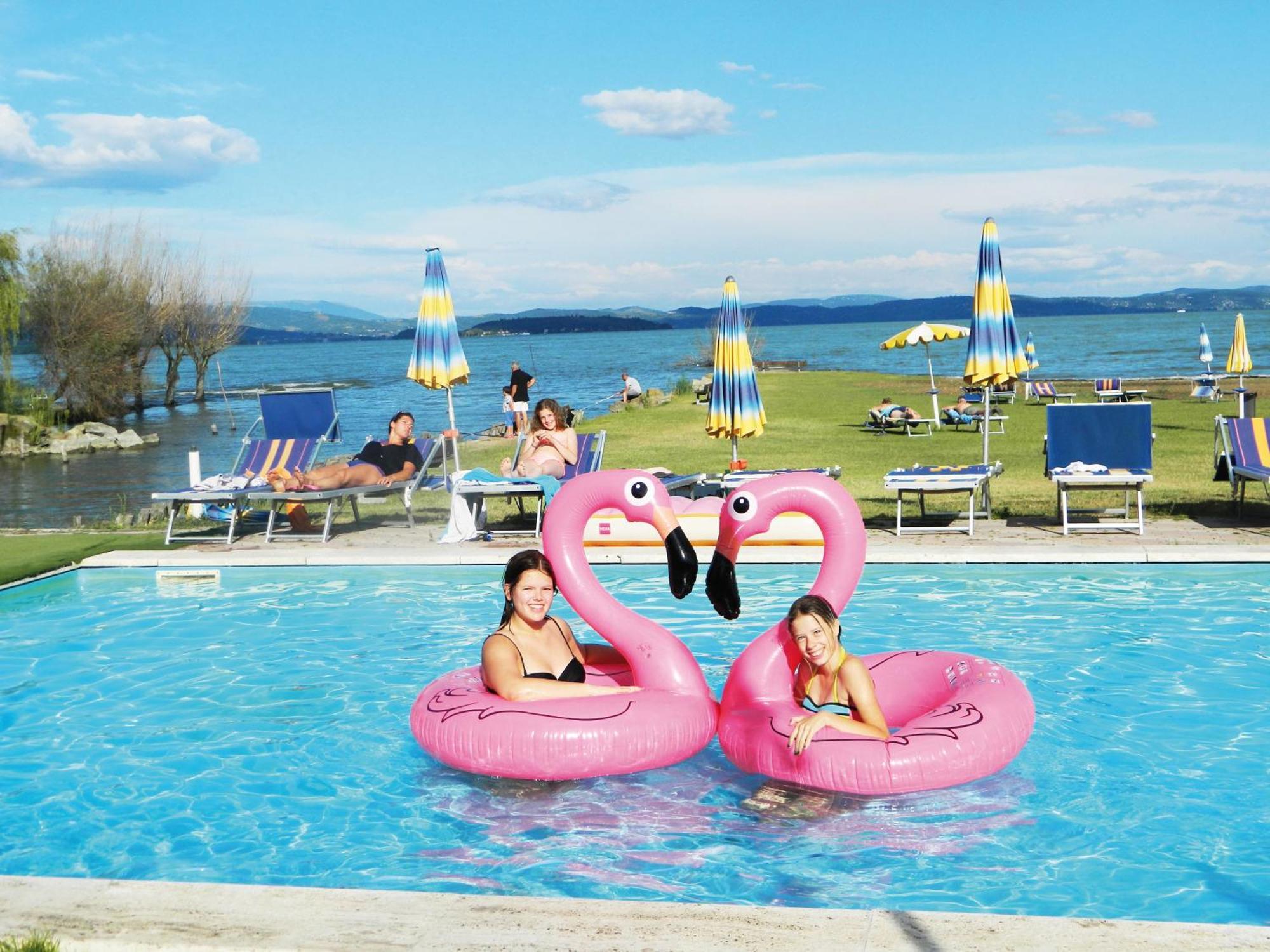 Camping Badiaccia Village Castiglione del Lago Esterno foto