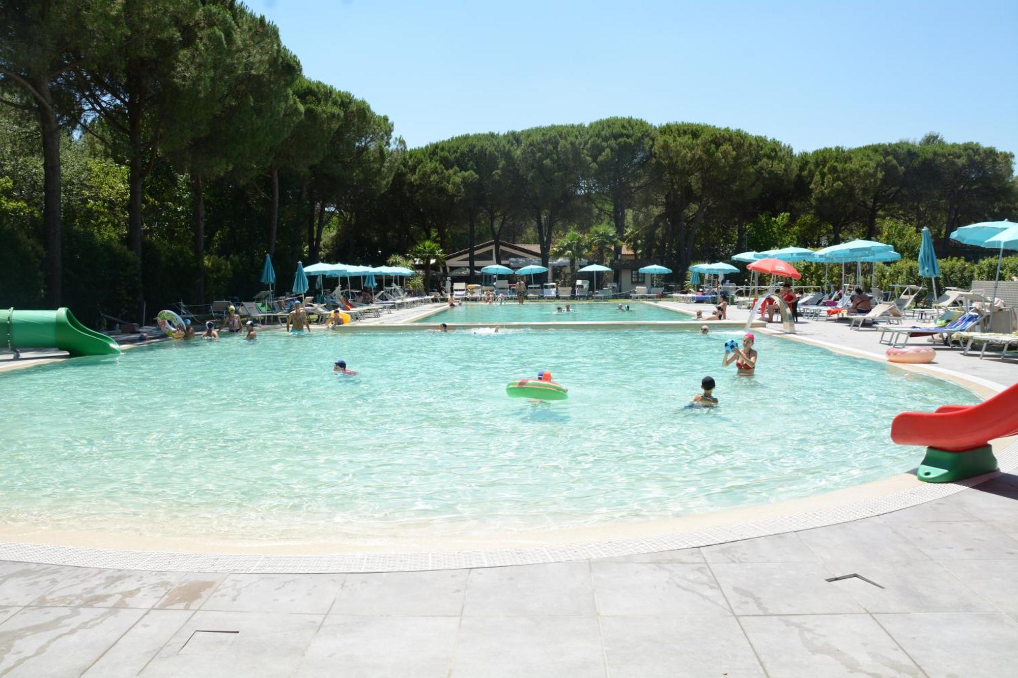 Camping Badiaccia Village Castiglione del Lago Esterno foto