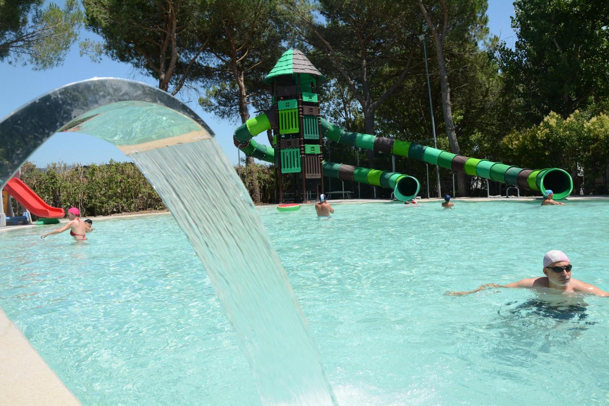Camping Badiaccia Village Castiglione del Lago Esterno foto