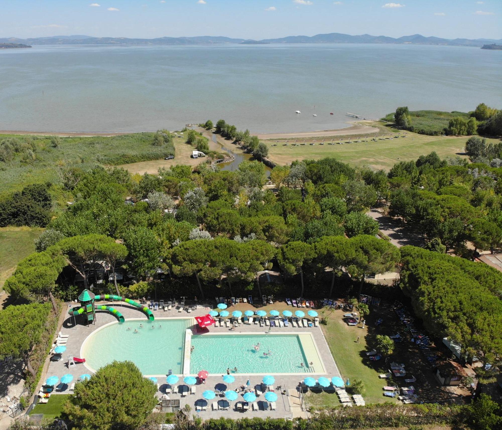Camping Badiaccia Village Castiglione del Lago Esterno foto